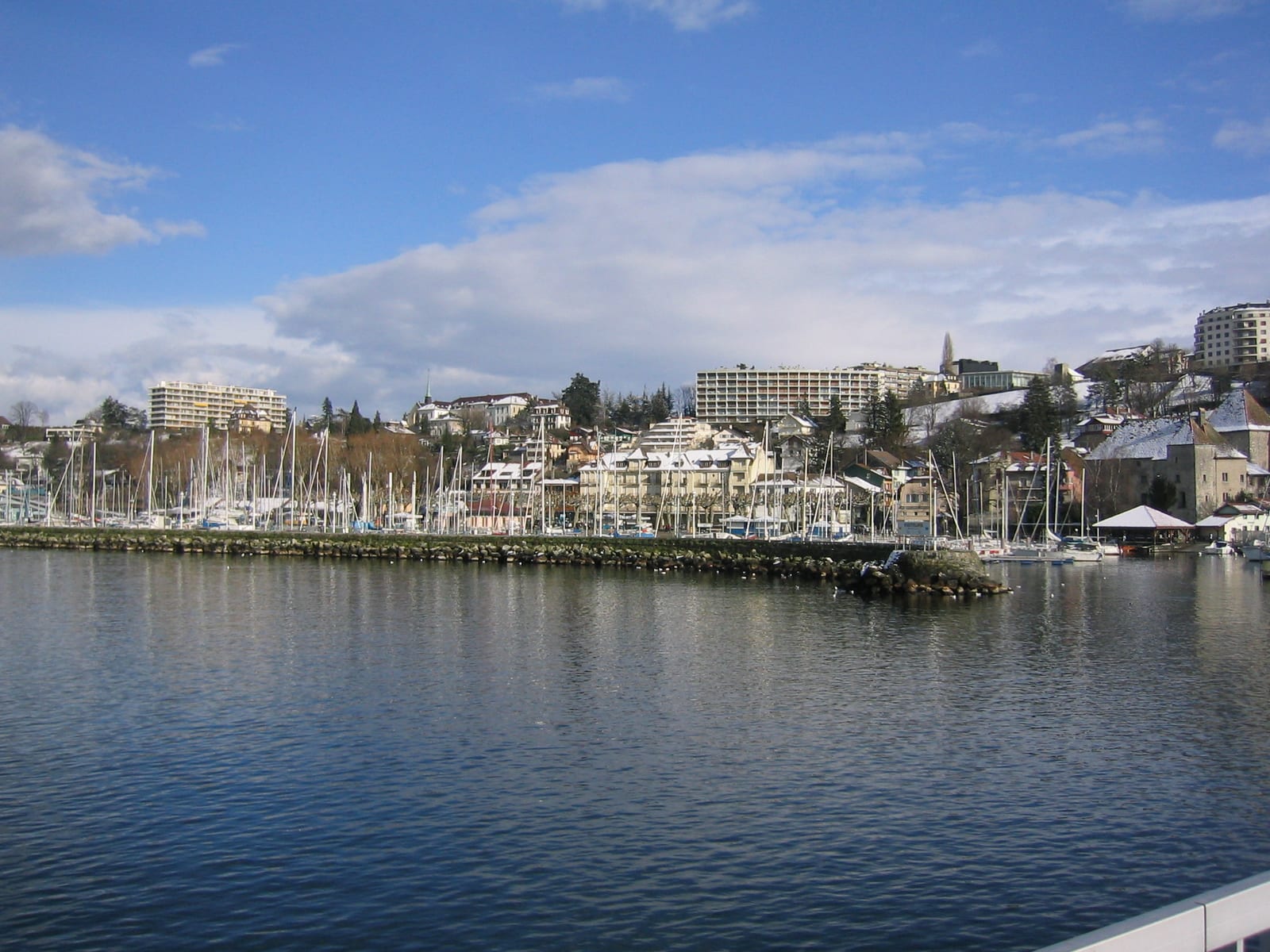 Le port de Rives au bord du Léman à Thonon-les-Bains